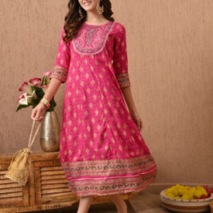 Murlikurti Pink Floral Ethnic Printed Straight Kurti